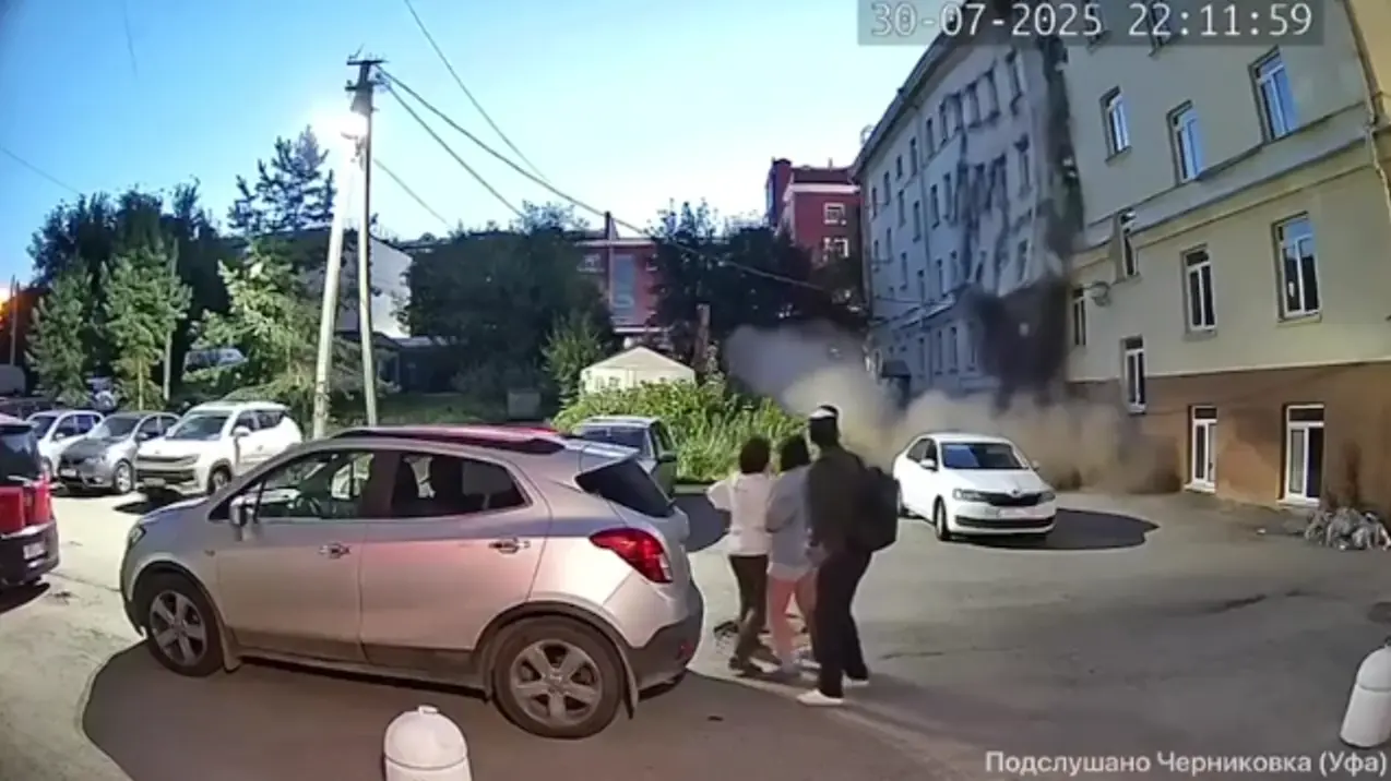 В Уфе обрушилась часть здания техникума