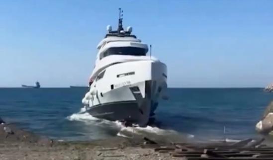 Яхта за $1 млн затонула через 15 минут после первого выхода в море